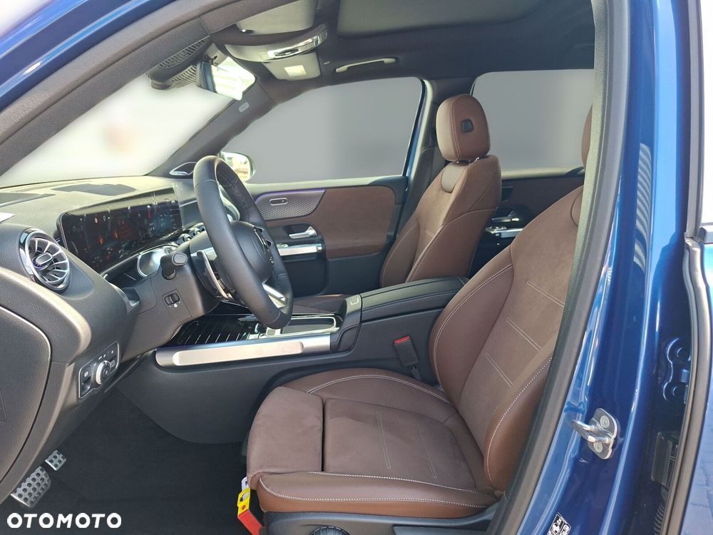 Mercedes-Benz GLB - 14