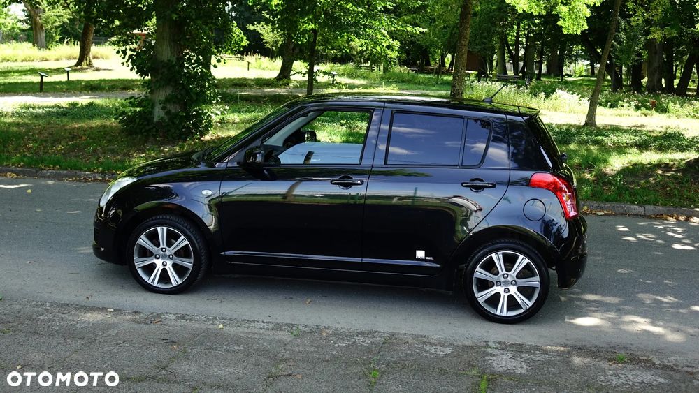 Suzuki Swift 1.3 Black and White - 28