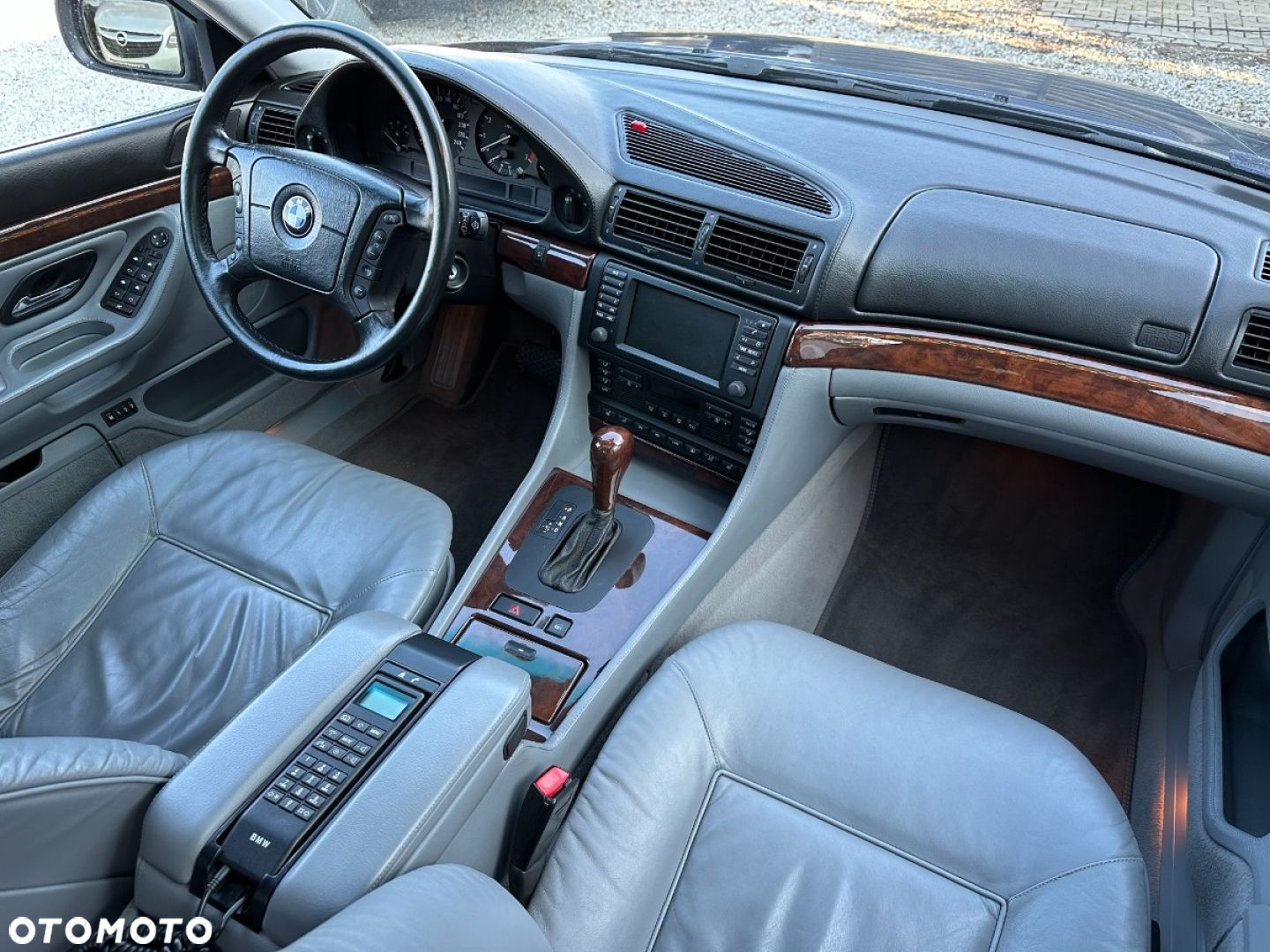BMW Seria 7 750i - 23