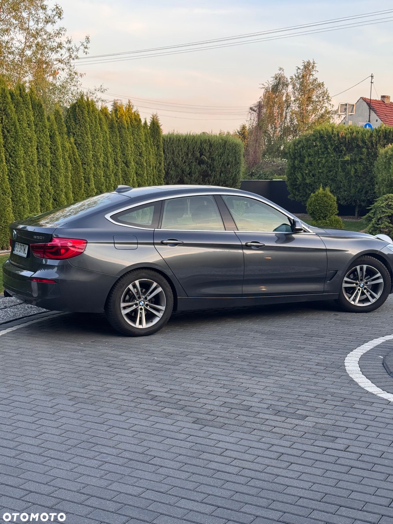 BMW 3GT 330i xDrive - 1