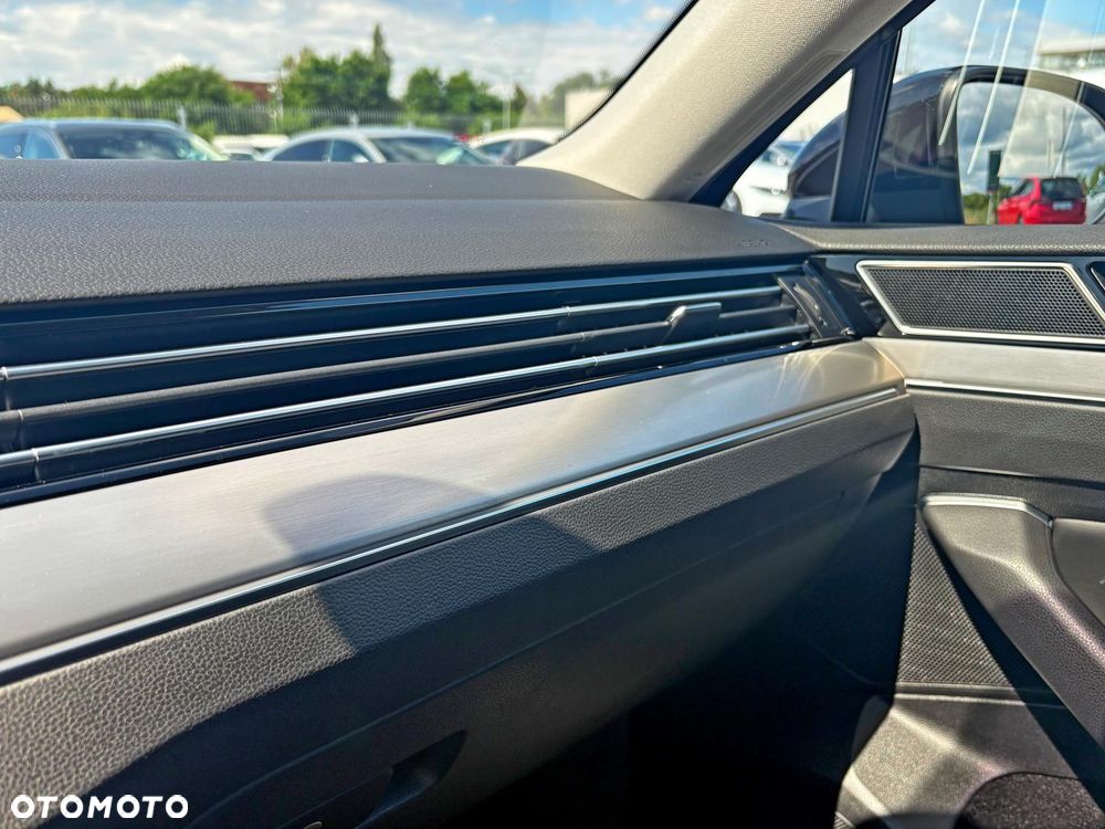 Volkswagen Passat Variant 2.0 TDI Elegance DSG - 40