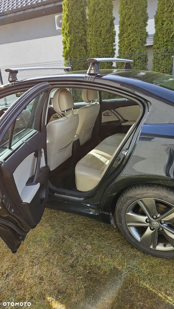 Toyota Avensis 2.0 D-4D Active - 13
