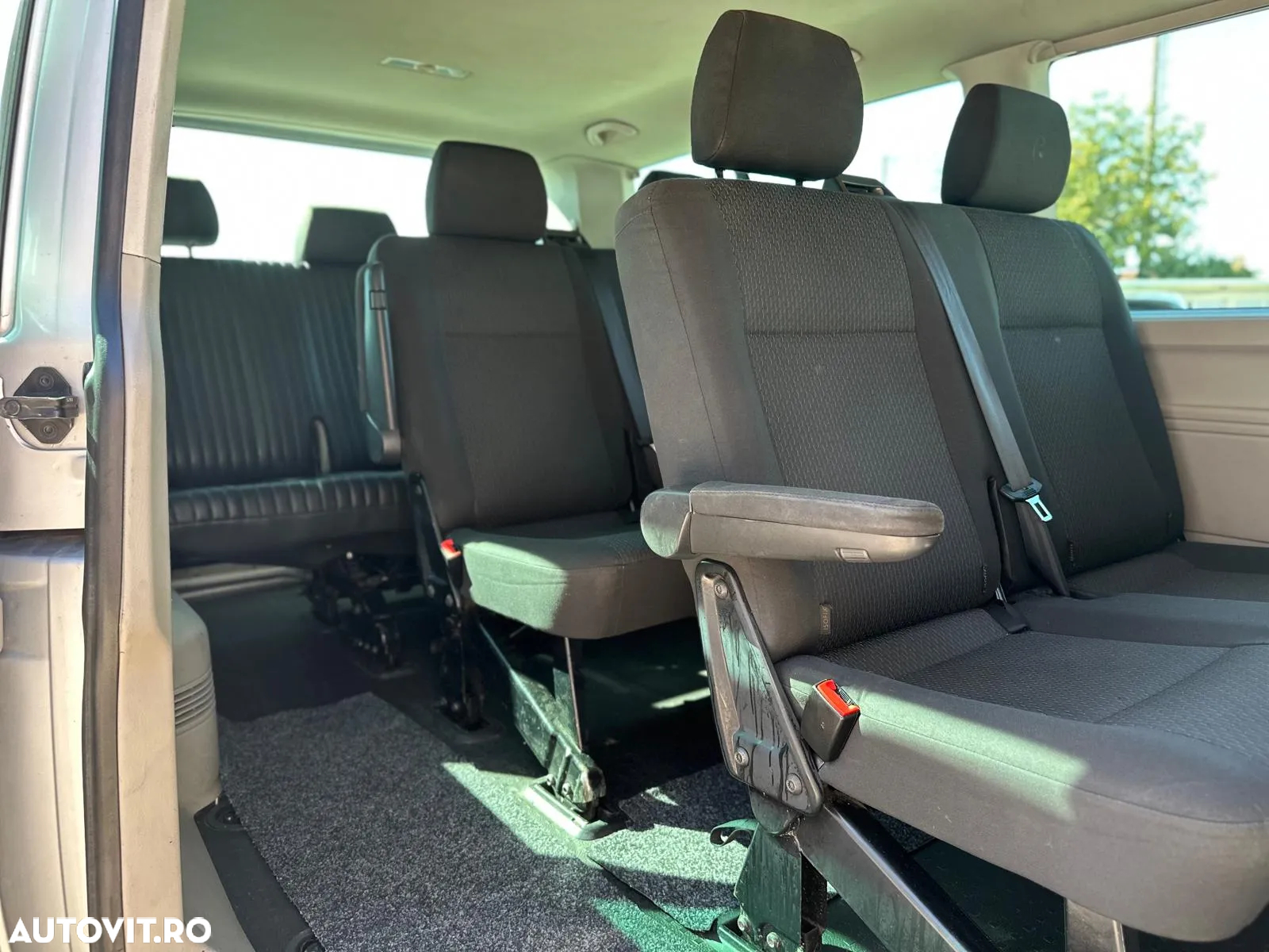 Volkswagen Caravelle T6 2.0 TDI LR Trendline DSG 4M - 7