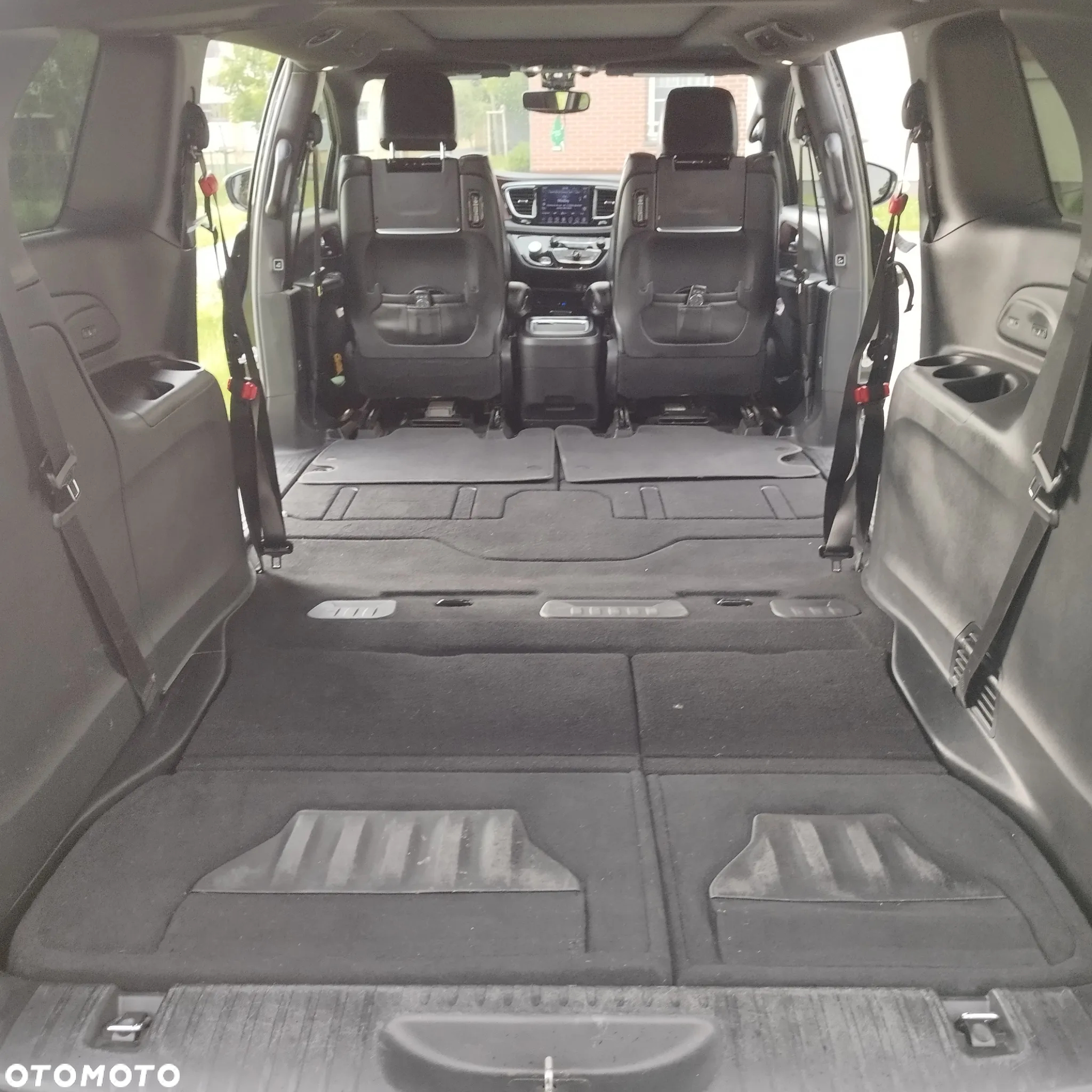 Chrysler Pacifica - 28
