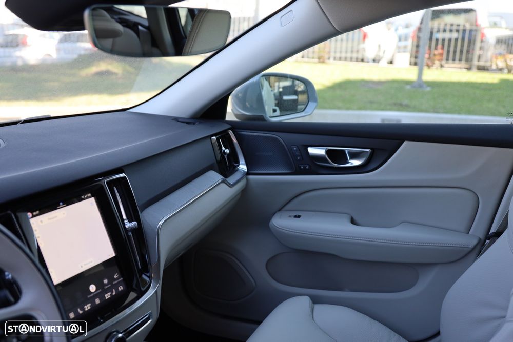 Volvo V60 2.0 T6 AWD TE Plus Bright - 19