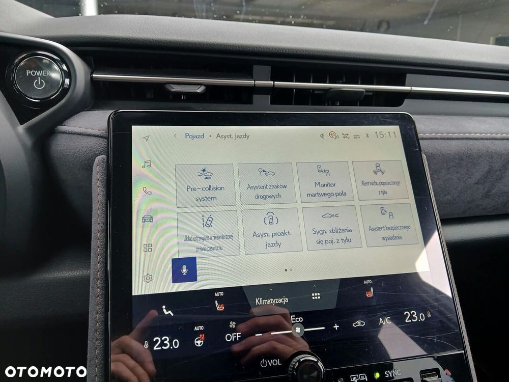 Lexus LBX 1.5 Hybrid Cool AWD - 18