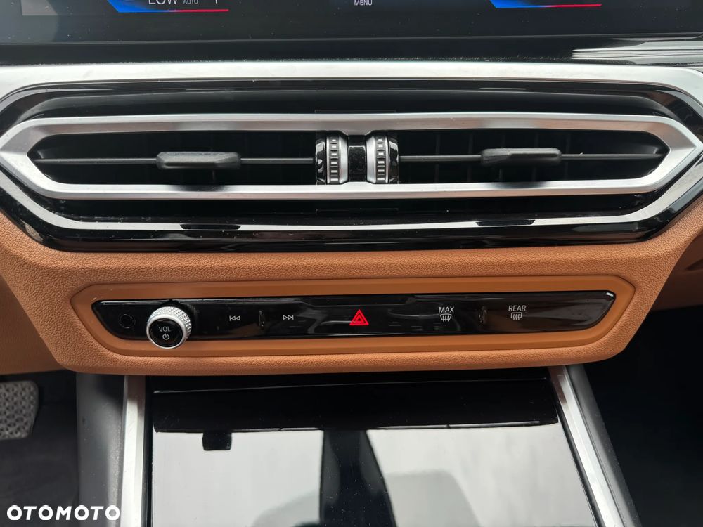 BMW Seria 3 318d MHEV - 35