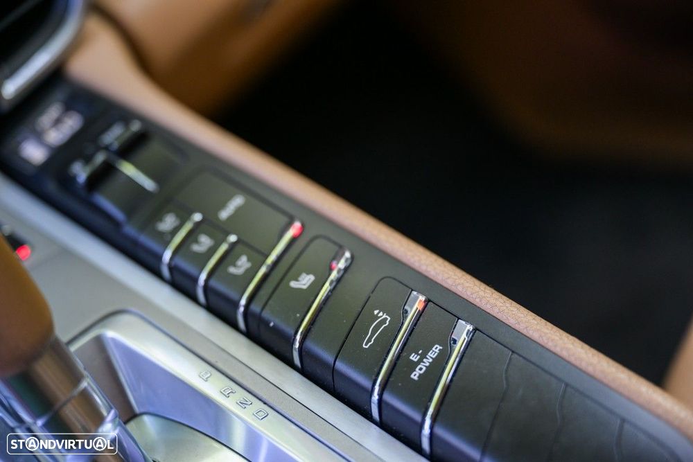 Porsche Panamera S Hybrid J19 - 42