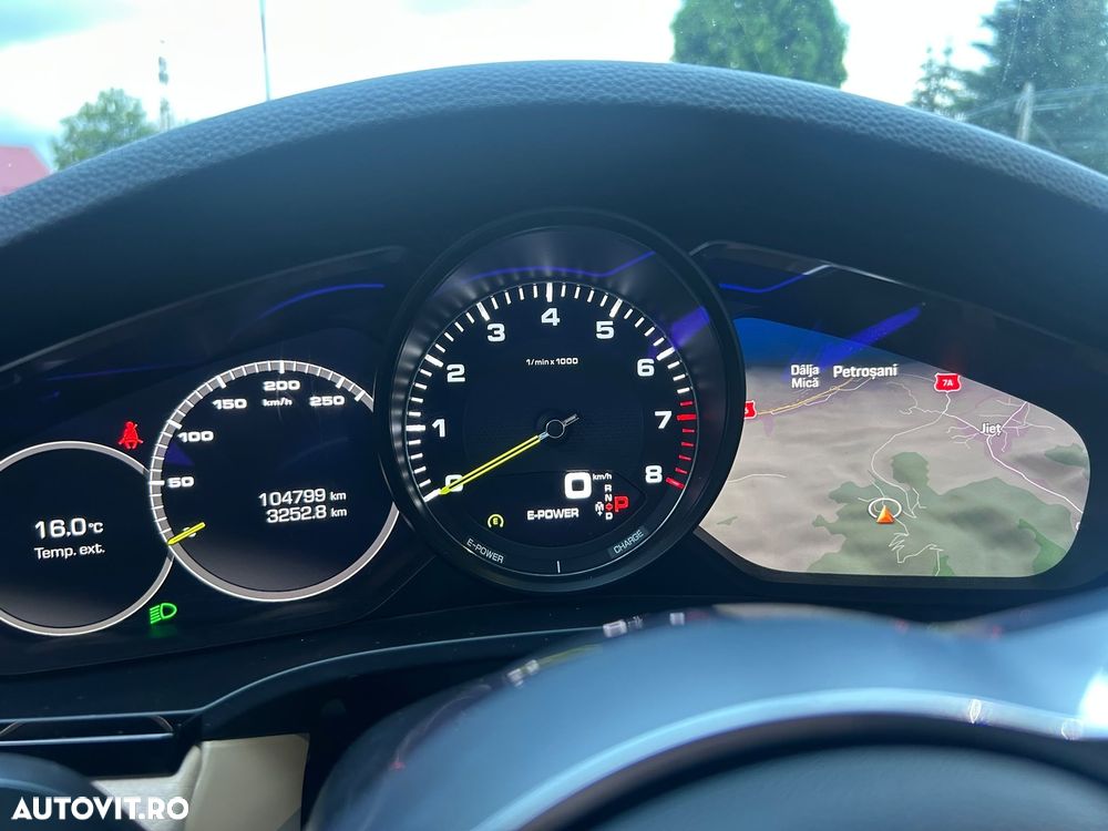 Porsche Cayenne - 8