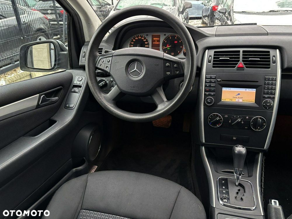 Mercedes-Benz Klasa B 180 Autotronic - 21