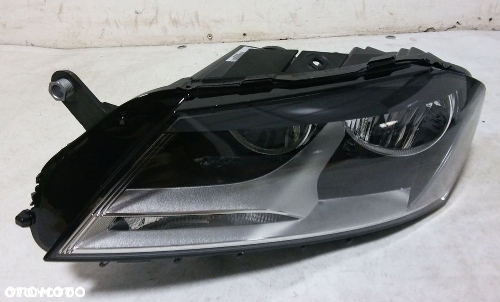 Reflektor lewy Lampa lewa VW Passat B7 2010- - 1