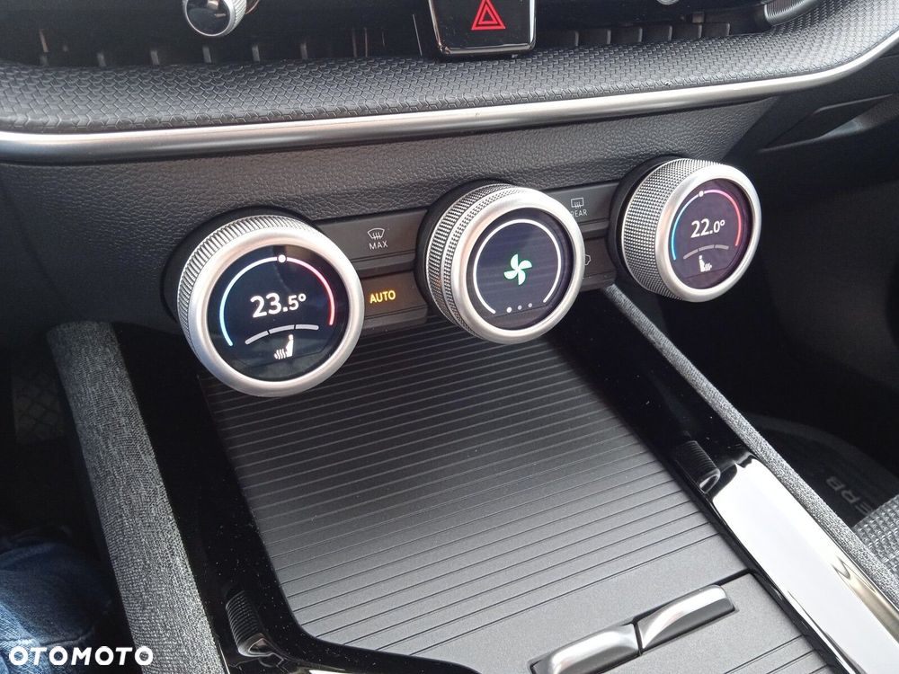 Skoda Superb 2.0 TDI SCR 4x4 Selection DSG - 28