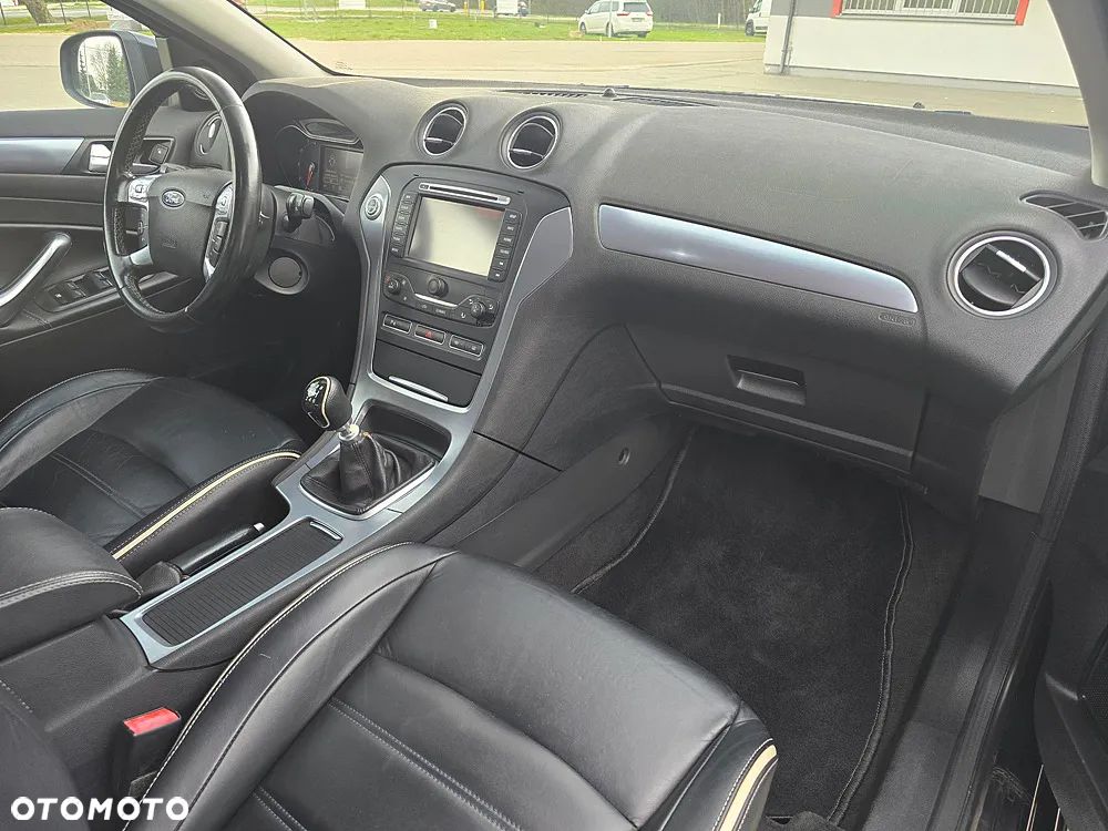 Ford Mondeo - 26