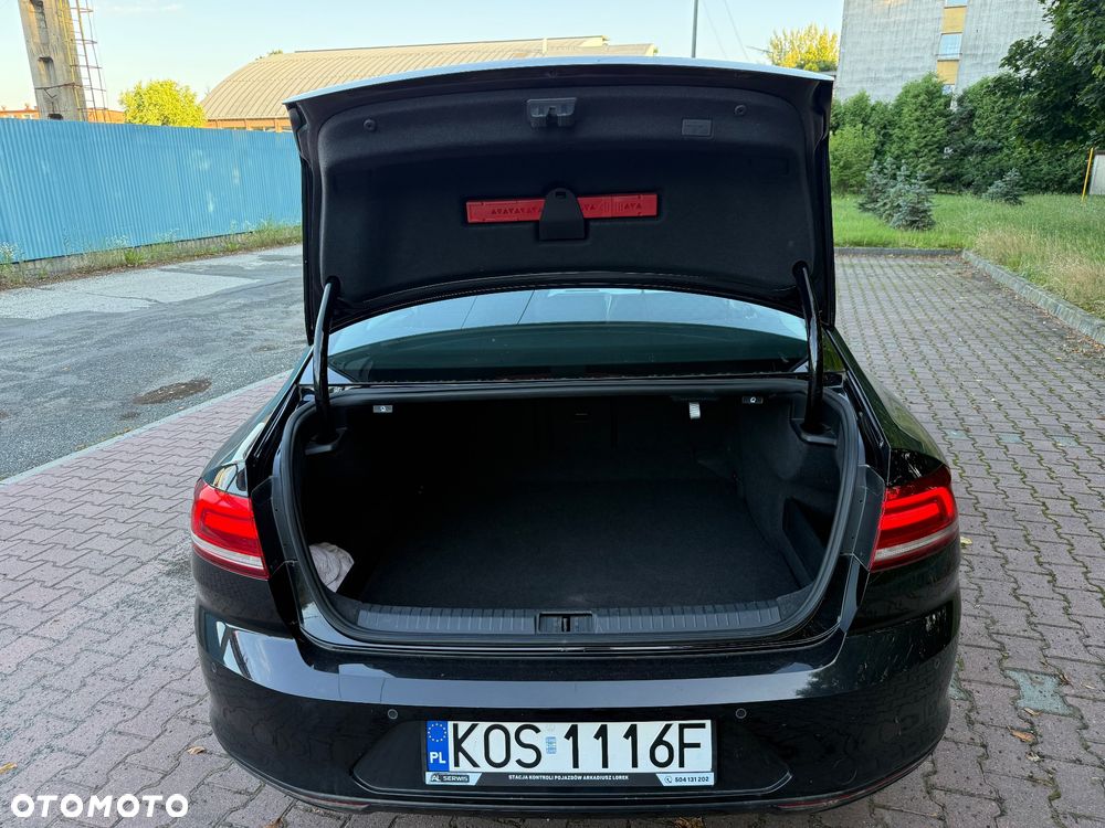 Volkswagen Passat - 8