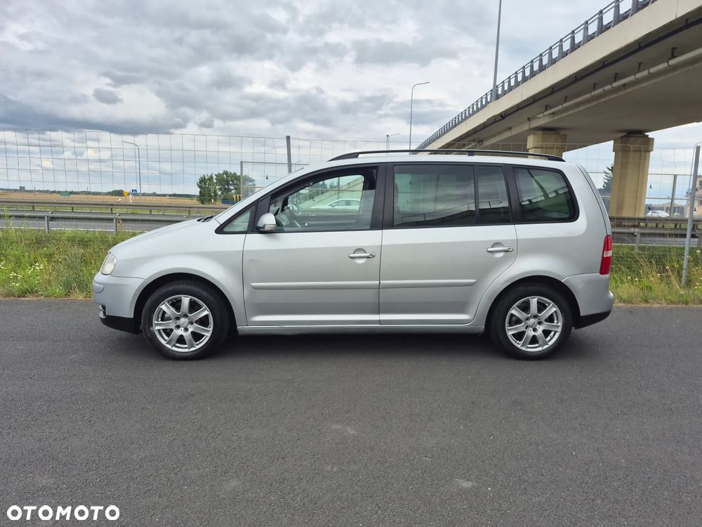 Volkswagen Touran - 5