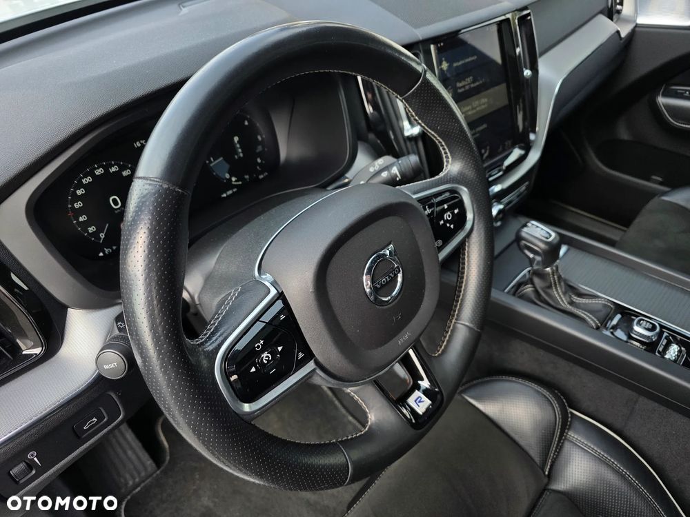 Volvo XC 60 D5 AWD R-Design - 26