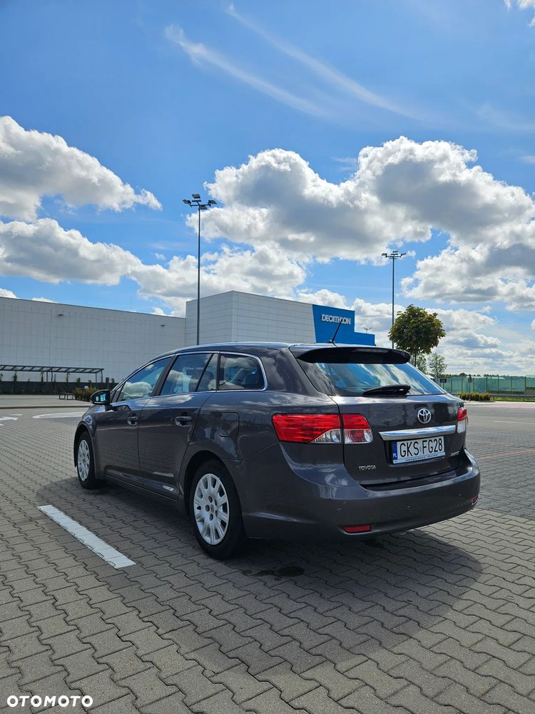 Toyota Avensis 1.8 Active - 5