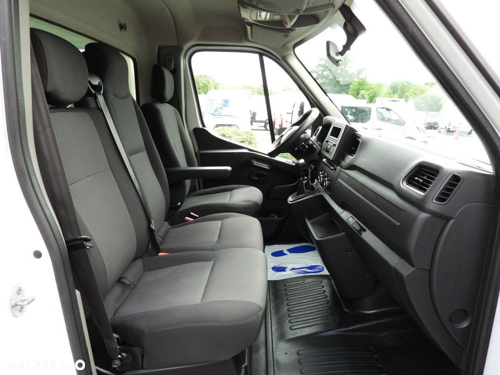 Renault MASTER KONTENER WINDA 8 PALET TEMPOMAT LEDY KLIMATYZACJA  145KM - 37