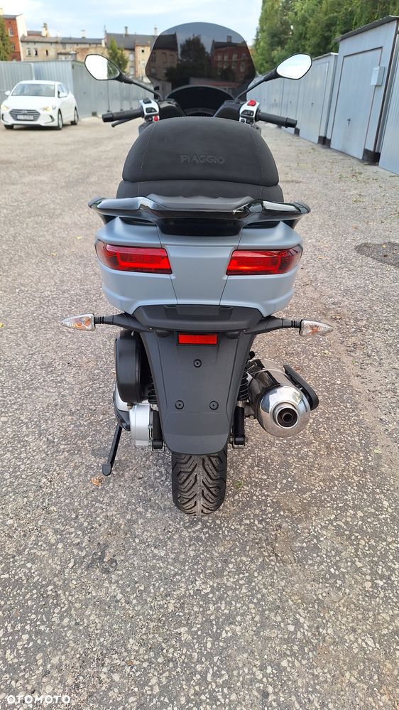 Piaggio MP-3 - 9