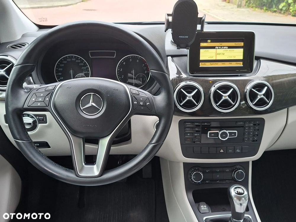Mercedes-Benz Klasa B 180 Style - 30