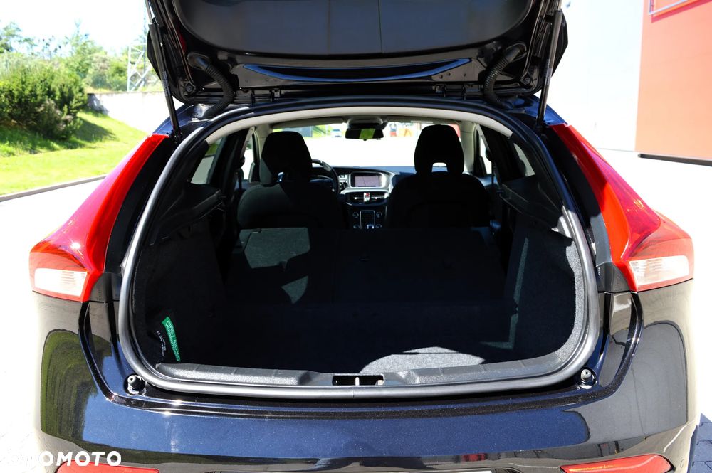 Volvo V40 T2 Momentum - 31