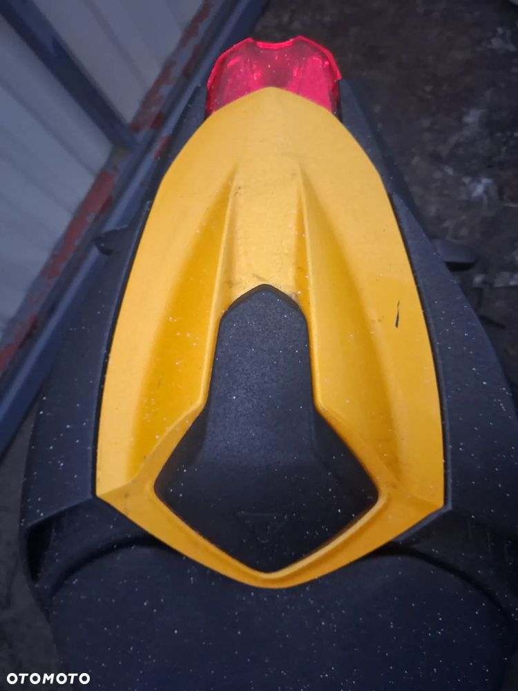 Triumph Street Triple - 5