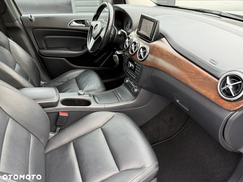 Mercedes-Benz Klasa B 180 (BlueEFFICIENCY) 7G-DCT - 31