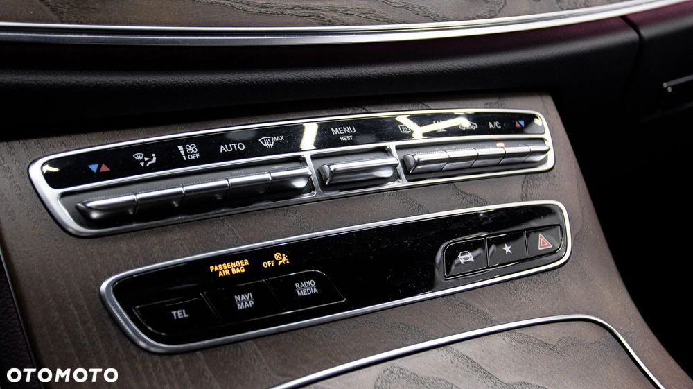 Mercedes-Benz Klasa E 300 de 9G-TRONIC - 22
