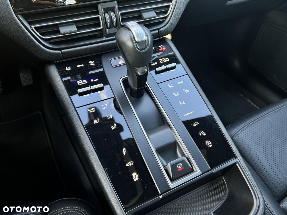 Porsche Macan - 16