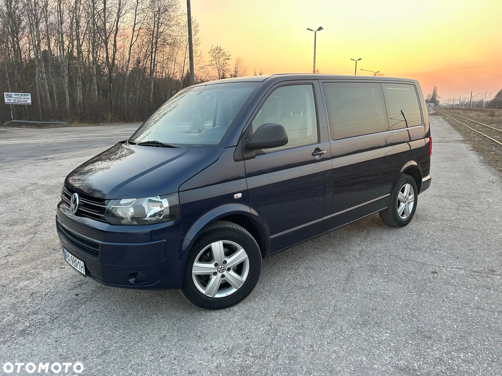 Volkswagen Multivan - 5