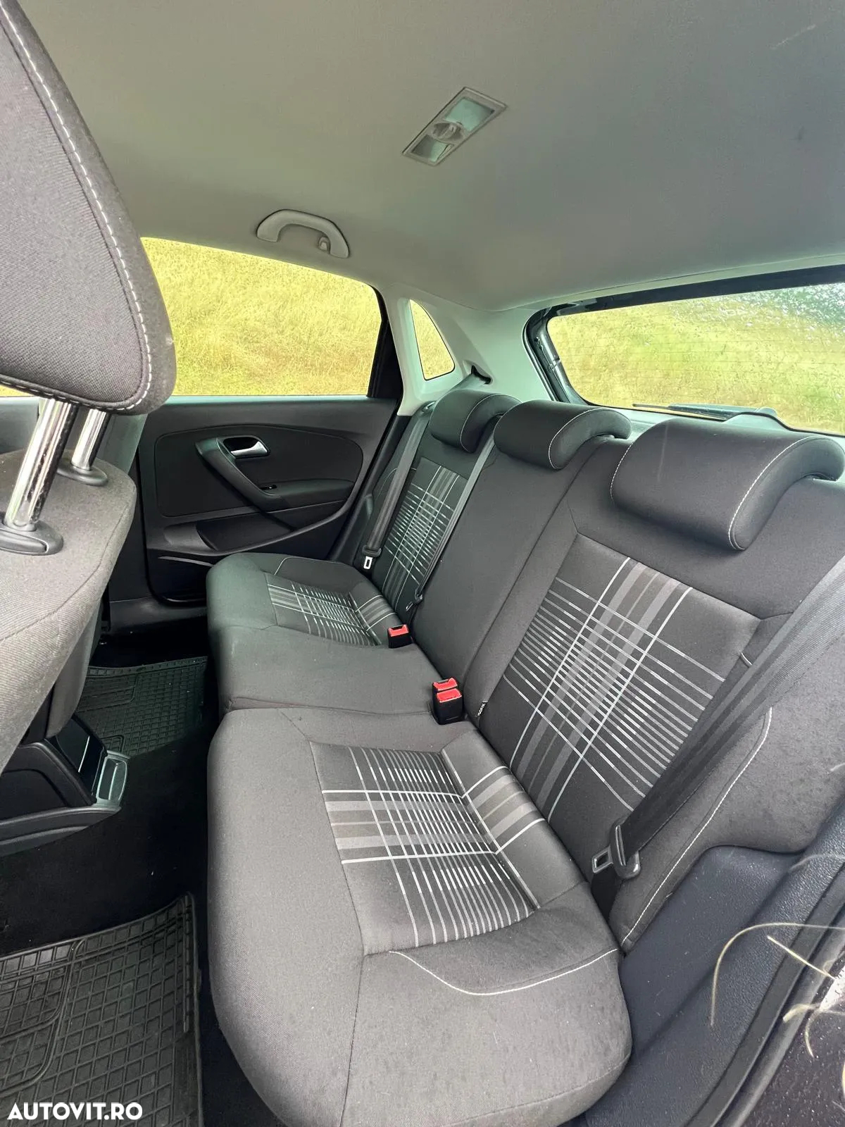 Volkswagen Polo 1.4 TDI Blue Motion Technology Lounge - 7