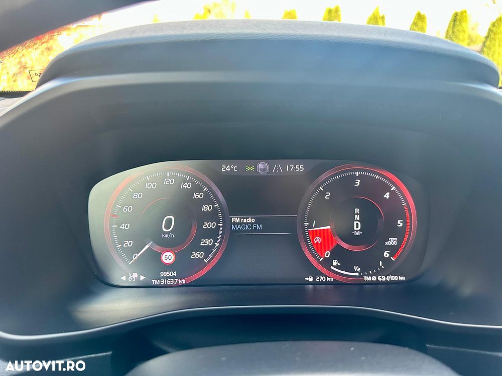 Volvo XC 40 D4 AWD R-Design - 17