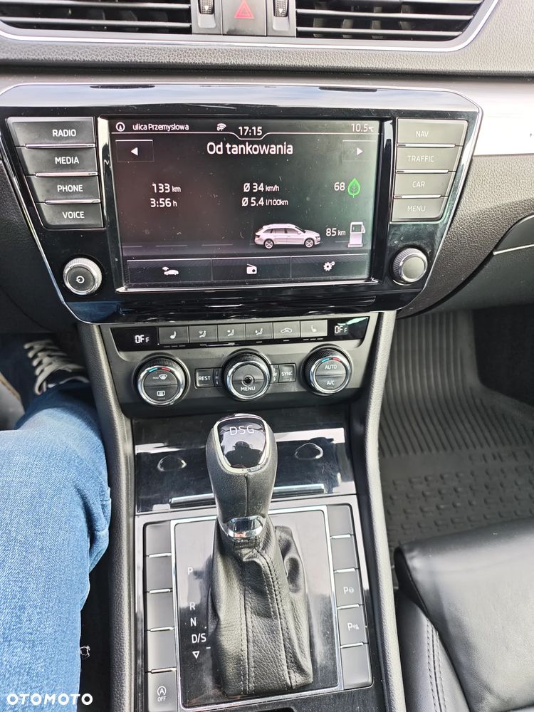 Skoda Superb 2.0 TDI DSG Ambition - 23