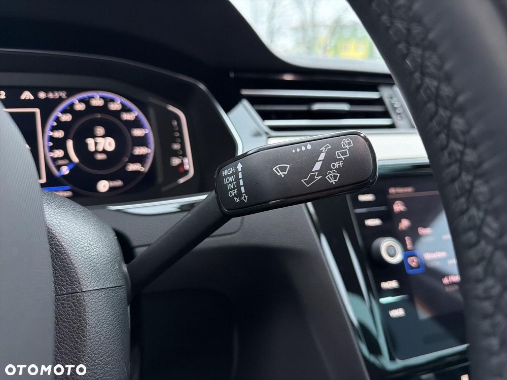 Volkswagen Passat - 28