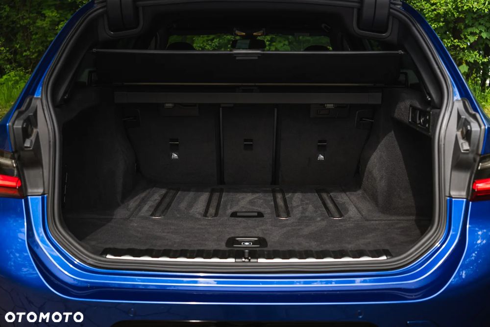BMW Seria 3 320d xDrive M Sport sport - 38