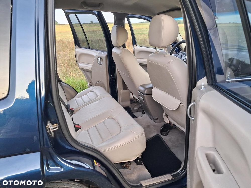 Jeep Cherokee - 25