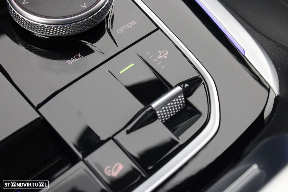 BMW X7 40 d xDrive Pack M — fotografia 37