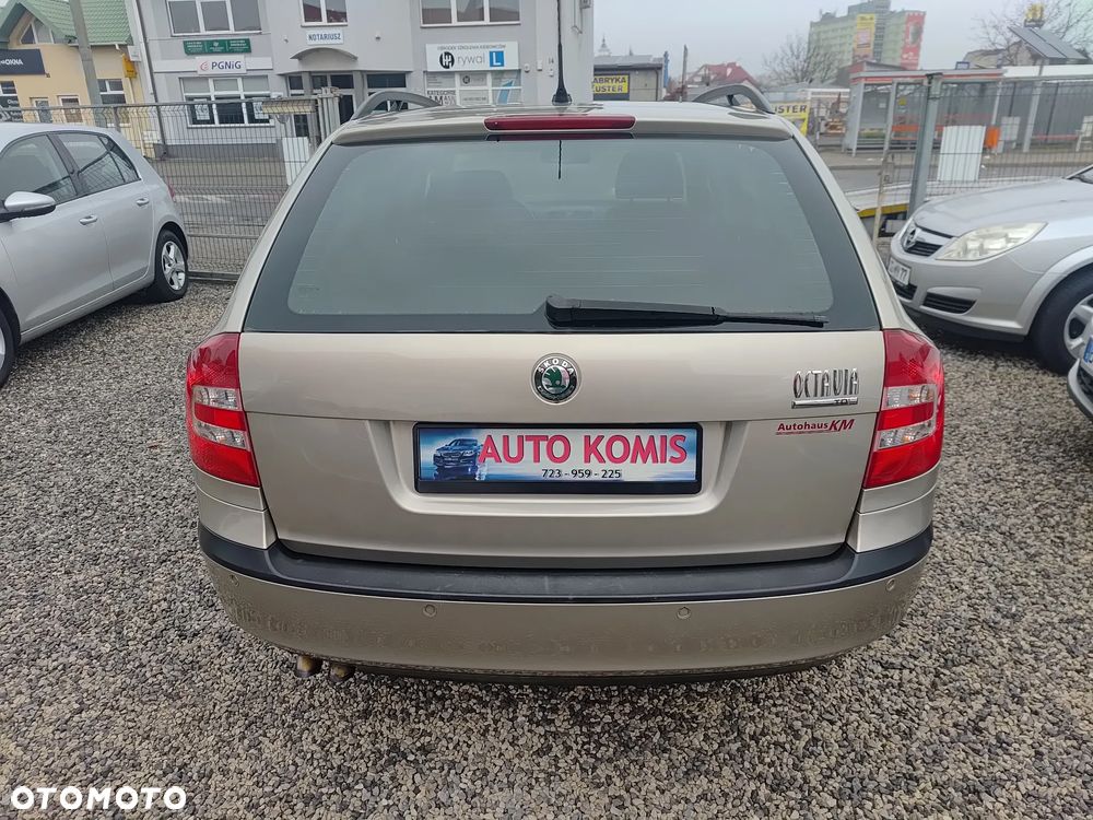 Skoda Octavia 2.0 TDI Ambiente DSG - 3