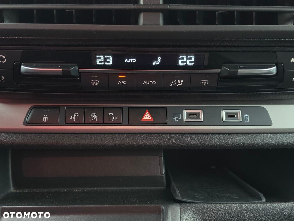 Peugeot Traveller 2.0 BlueHDi Long Business EAT8 - 11