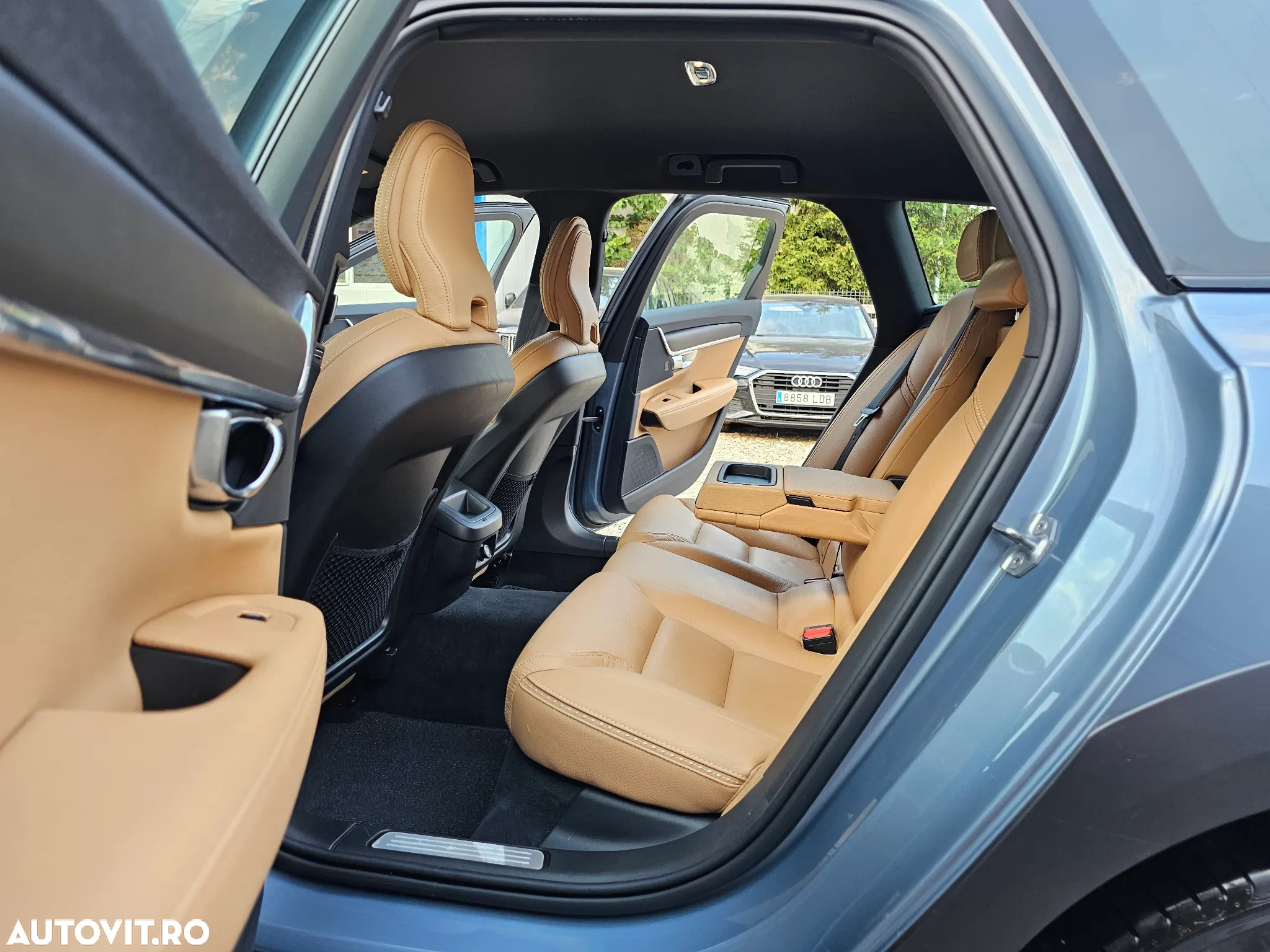 Volvo V90 Cross Country D4 AWD Geartronic Pro - 22
