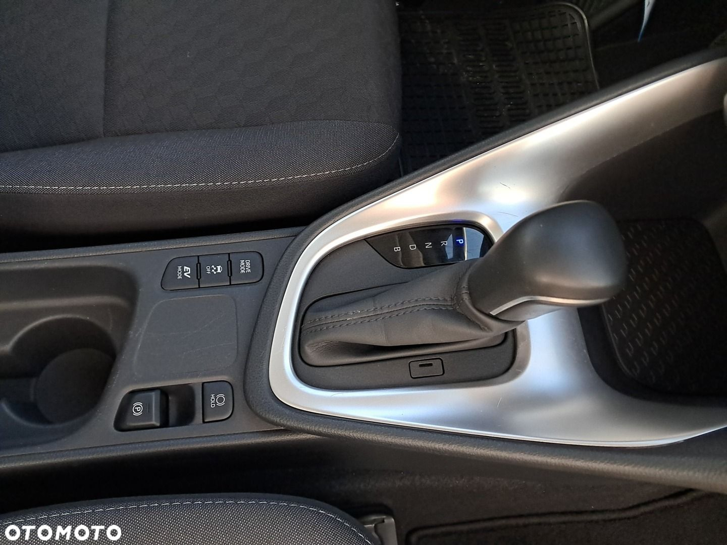 Toyota Yaris Hybrid 1.5 Comfort - 18