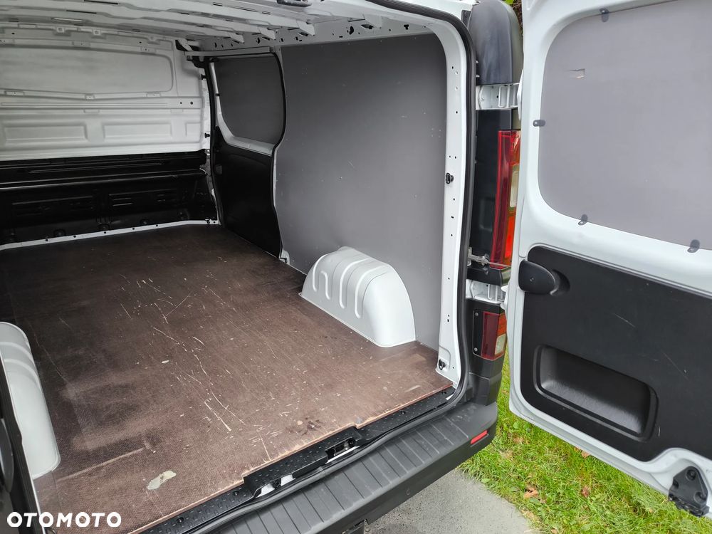 Renault Trafic LONG - 23