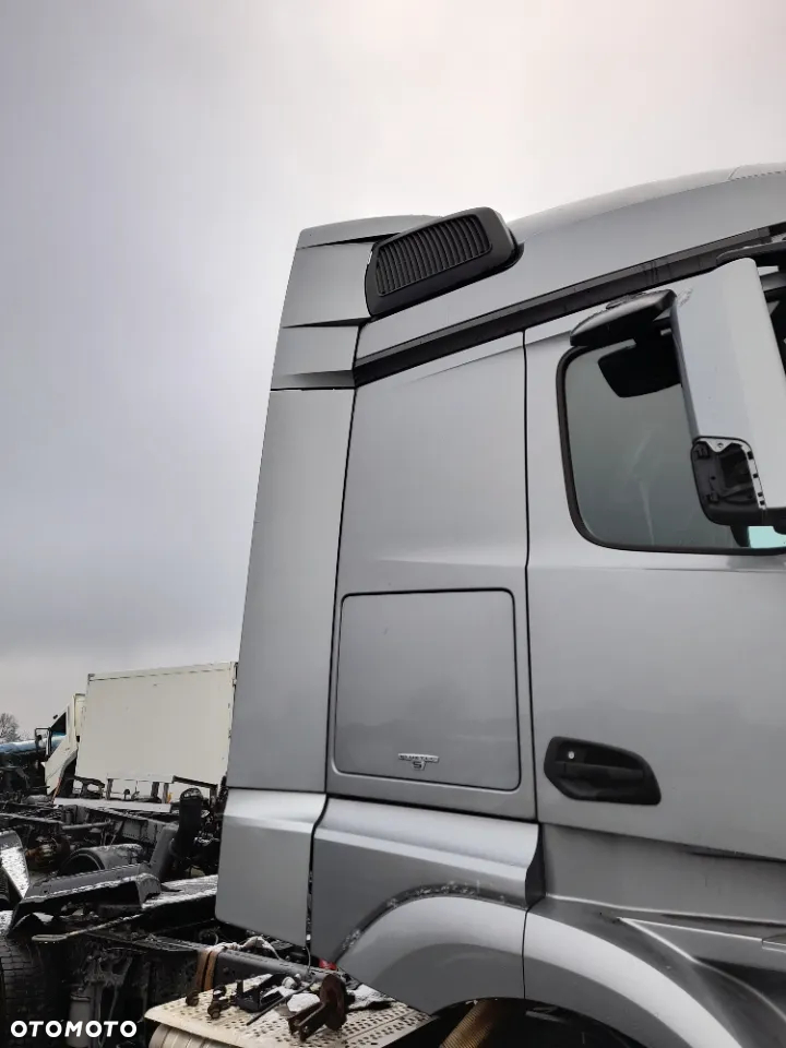 Spoilery kpl. Mercedes Actros MP4 StreamSpace 2.3m - 2