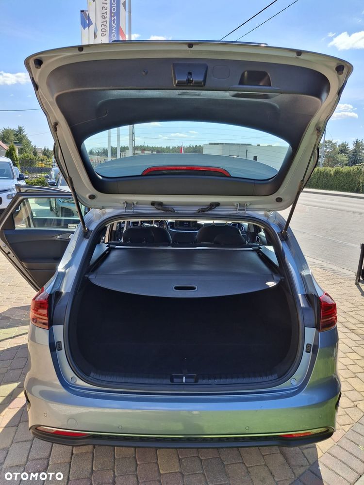 Kia Ceed 1.6 CRDi mHEV M - 9