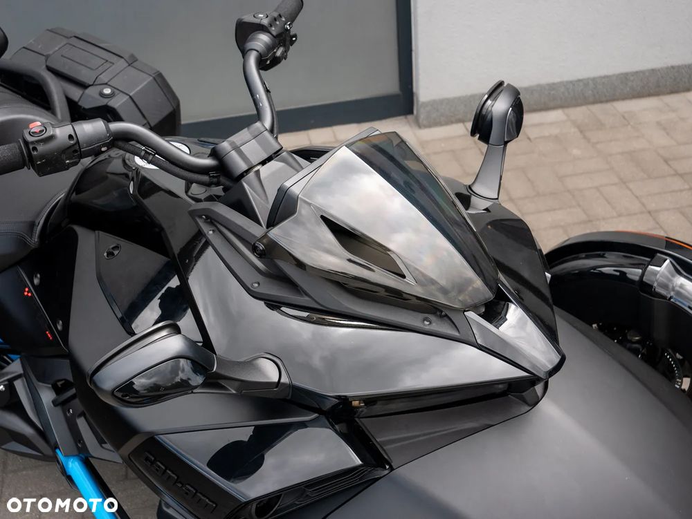 Can-Am Spyder - 9