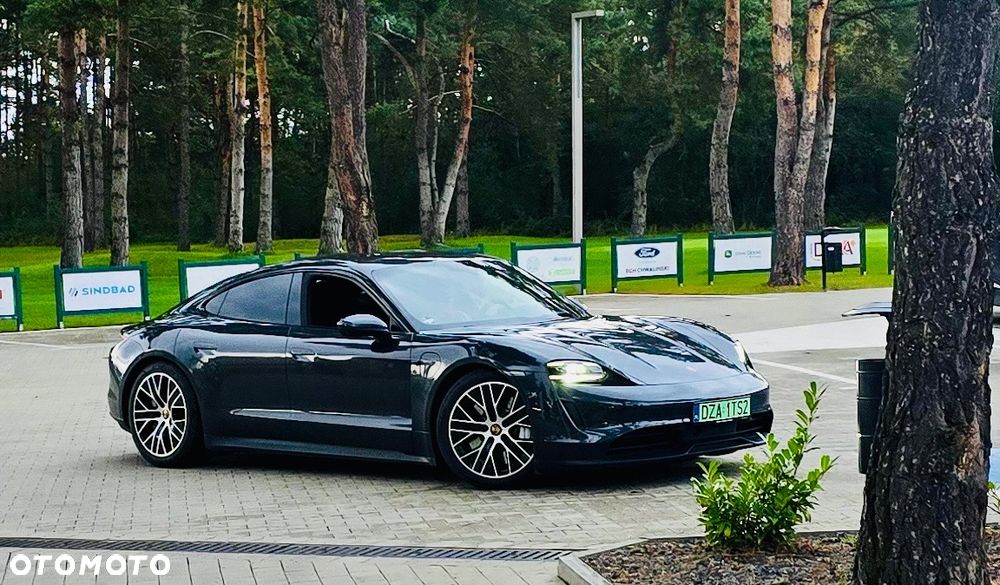 Porsche Taycan 4S - 10