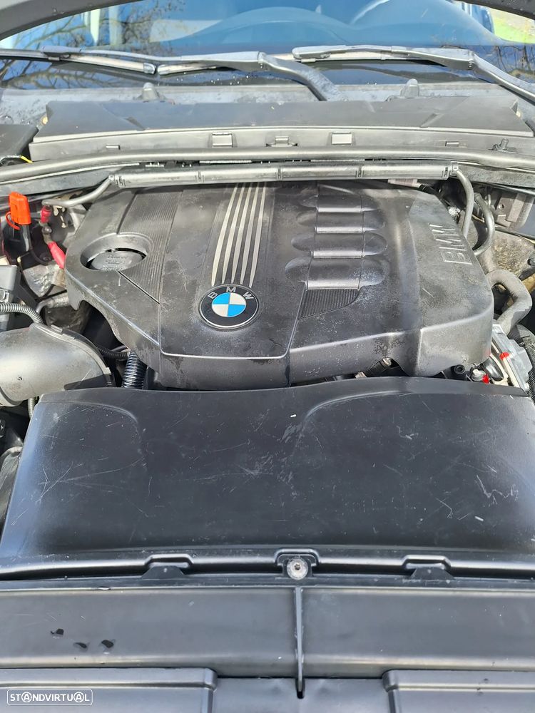 BMW 318 d Sport Line - 16