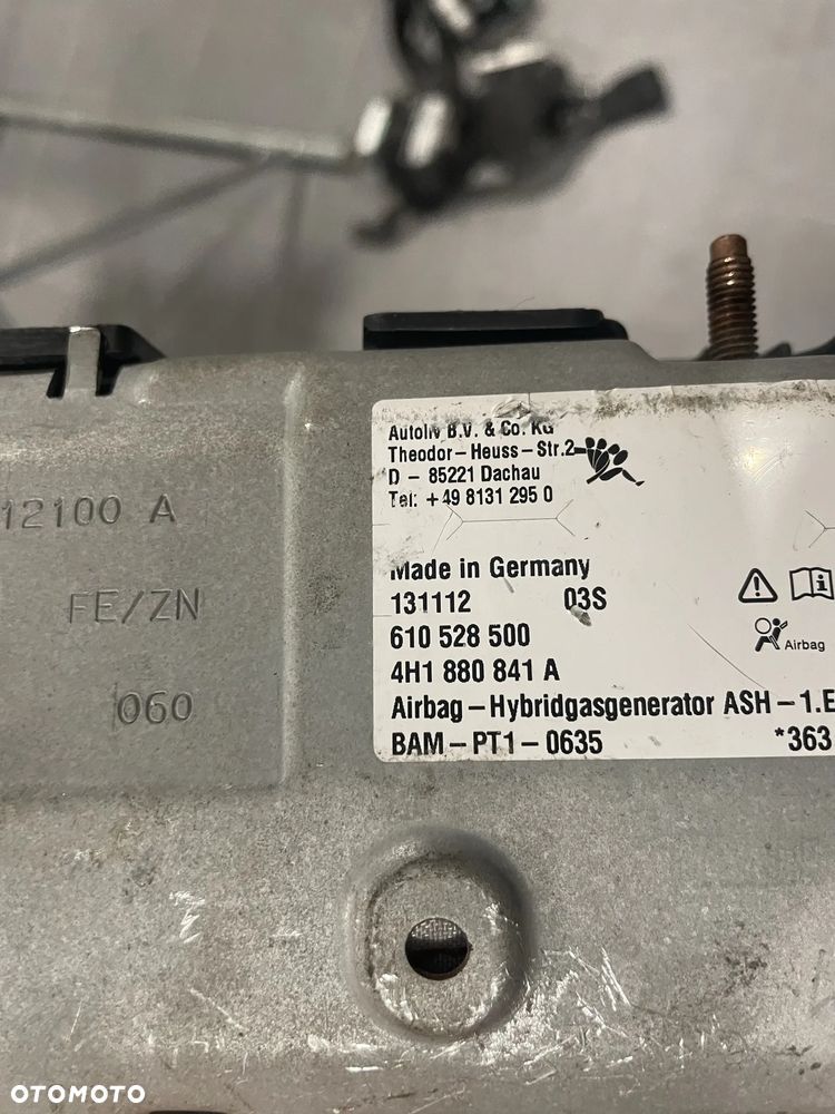 Audi A8 D4 4H poduszka kolanowa - 2