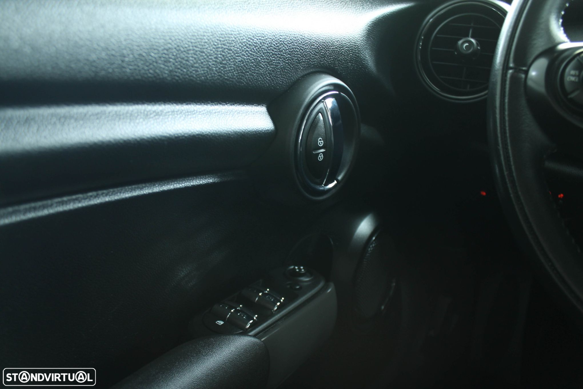 MINI 5 Portas One D - 20