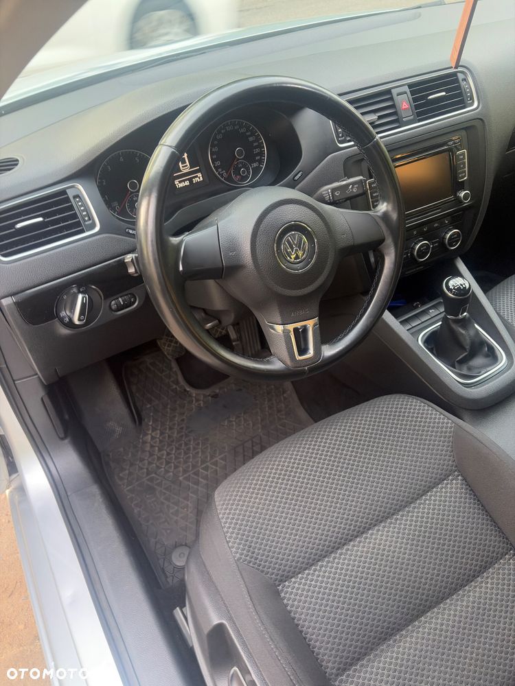 Volkswagen Jetta 1.2 TSI Comfortline - 11